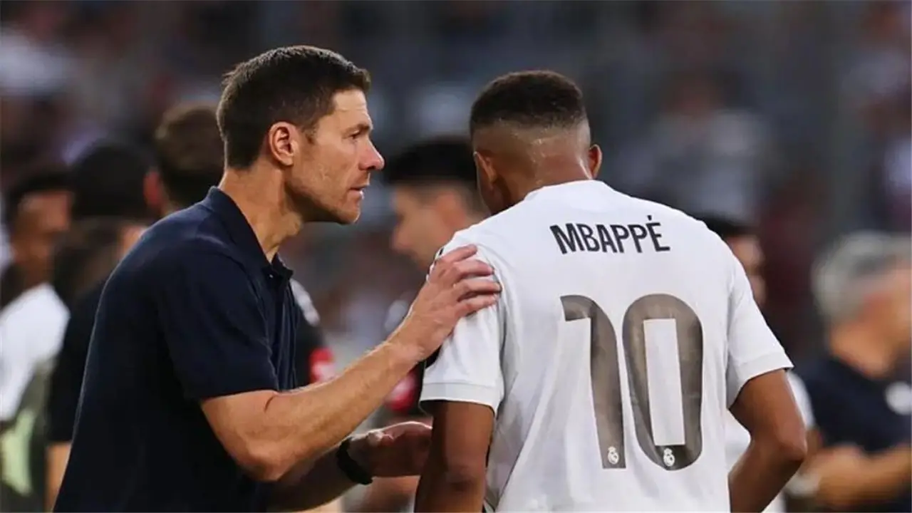 تعليق مباشر.. مبابي يرد على إقالة شابي ألونسو من ريال مدريد